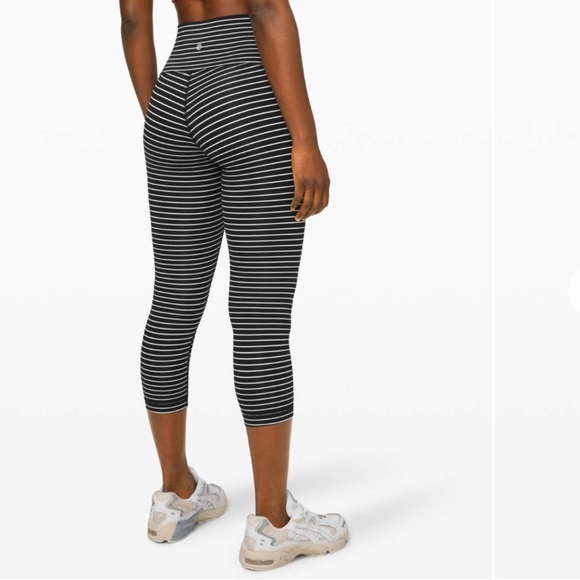 Lululemon Wunder Under Parallel Stripes Size 8 - Picture 1 of 5
